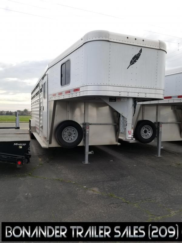 2021 Featherlite 8413 Cattle Trailer 2021 Featherlite 8413 Cattle Trailer