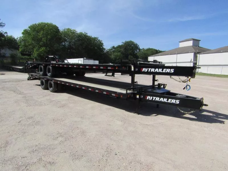 2025 PJ Trailers PL-32-MR Equipment Trailer
