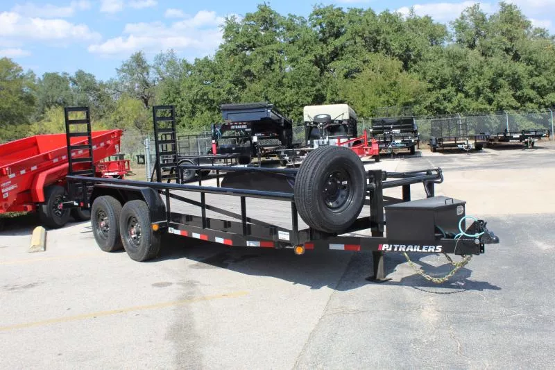 2025 - 7' x 18' - PJ - 16K Angle Pipetop Tandem Trailer with 2speed Jack, 14ply Tires, Front Toolbox and 5' Fold-Up-Ramps 