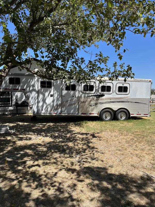used Horse Trailers Featherlite  for sale, in Ennis, TX Thumbnail 3