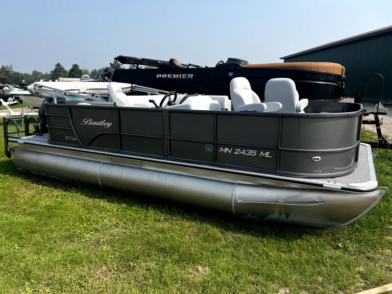 2023 Bentley Pontoons FWD Fish CW 200 4 point Pontoon Boat