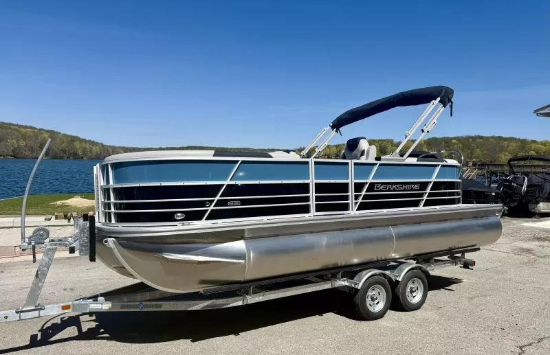 2025 Berkshire 22RFX LE, Honda 140hp, Trailer Included Pontoon Boat MnsFwOcuny4h