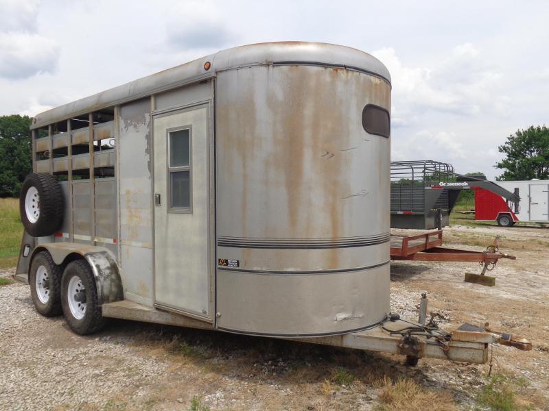USED 1999 SUTT 2 Horse Slant Bumper Pull Trailer USED 1999 SUTT 2 Horse Slant Bumper Pull Trailer