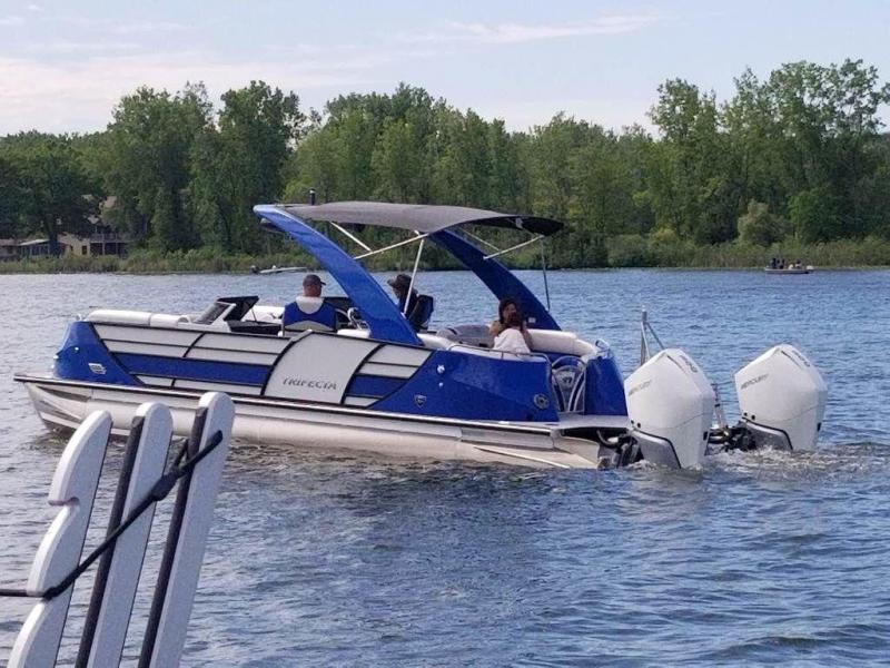 2022 Trifecta Pontoon Sport-RF-DC Twin 3.0+ Pontoon Boat 2022 Trifecta Pontoon Sport-RF-DC Twin 3.0+ Pontoon Boat