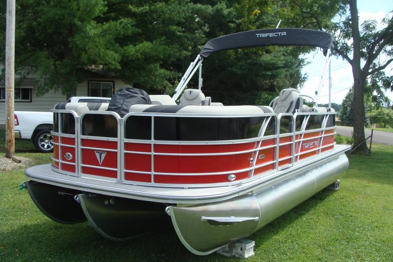 2023 Trifecta Pontoon 22 RFLE 2.75 Pontoon Boat w/150 Merc Socks