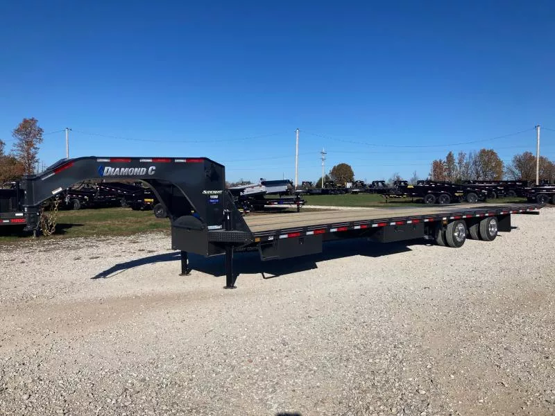 2026 Diamond C 102x40 TANDEM 40K GN HYDROTAIL W/ AIR RIDE, ALUMINUM OUTERS, HYDROJACK & WIRELESS REMOTE