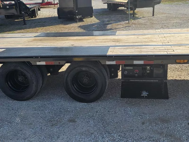 used Equipment / Flatbed Trailers PJ Trailers  for sale, in Rogersville, MO Thumbnail 9