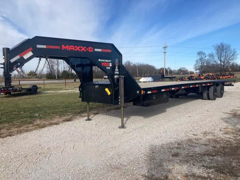 2026 MAXX-D 102x36 TANDEM 25.9K GN HYDROTAIL W/ HYDROJACKS, BLACKWOOD RUNNERS, DISC BRAKES & WIRELESS REMOTE