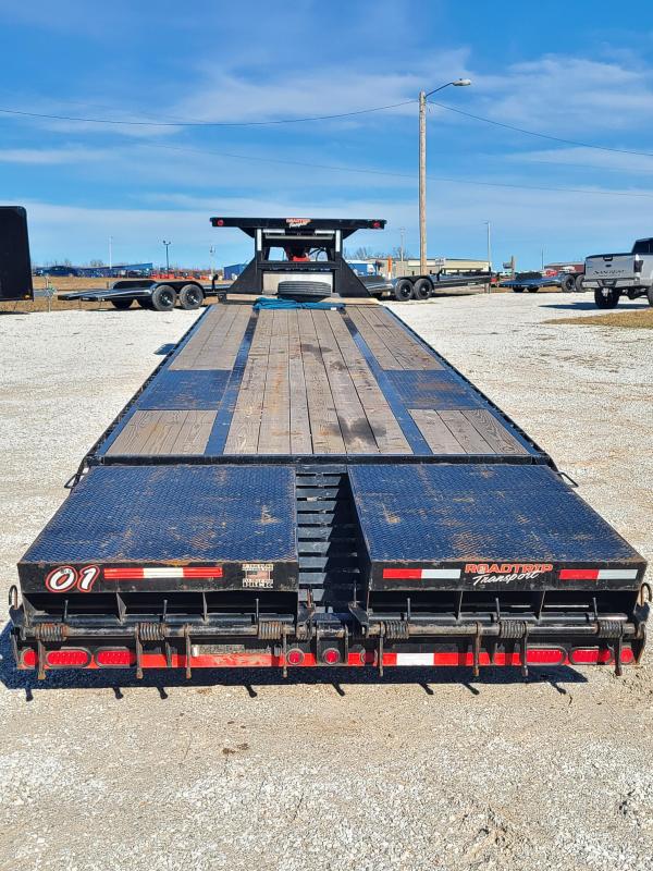 2019 Load Trail 102" x 40' Tandem LowPro Gooseneck w/Under Frame