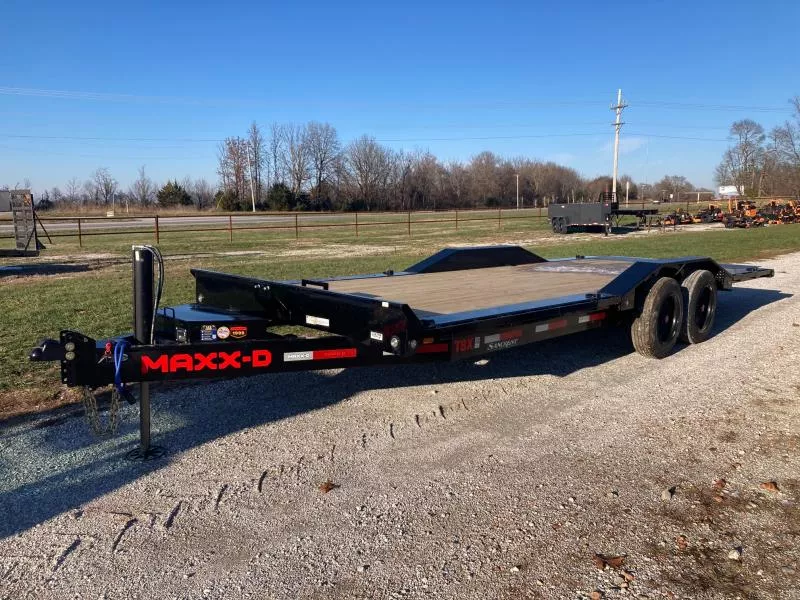 2026 MAXX-D 102X22 TANDEM 17.5K FULL TILT W/ HYDROJACKS, DRIVE OVER FENDERS, WINCH PLATE & WIRELESS REMOTE