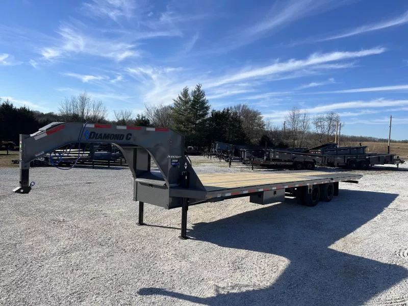 2026 102x32 25K Diamond C Fmax210 Hydro Tail w/ Cleated Tail/ Hydro Jacks/ 14ply Tires