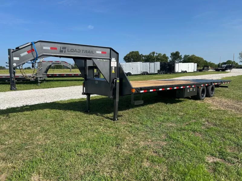 2025 Load Trail 102x32 Tandem 24K GN Hydrotail w/ Hydraulic Jacks & Tuff Wireless