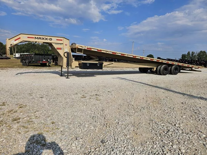 2023 MAXX-D 102X40 TANDEM FULL TILT GOOSENECK W/10K AXLES HYDROJACKS & 12K BULLDOG WINCH