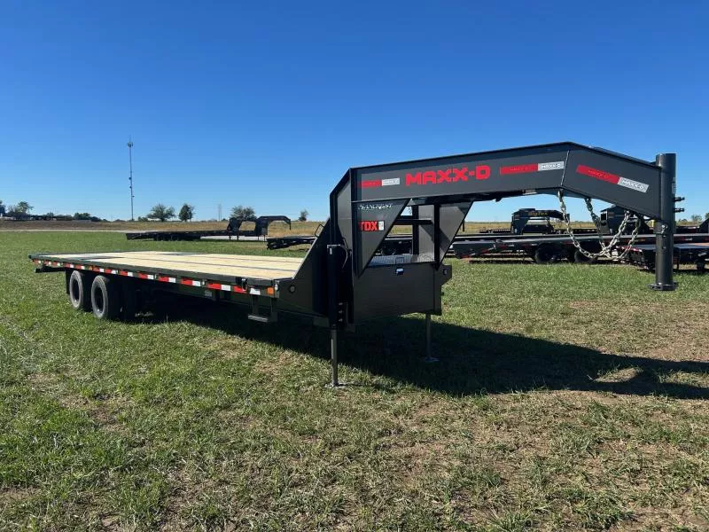 2026 MAXX-D 102x32 Tandem 25K GN Deckover Tilt w/ Hydraulic Jacks & Tuff Wireless