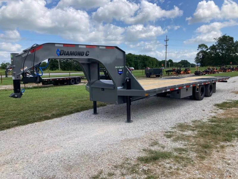 2025 Diamond C 102X30 TANDEM 25K GN HYDROTAIL W/ HYDROJACKS, BLACKWOOD RUNNERS & SOLAR CHARGER