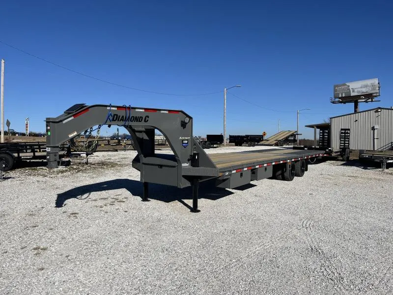 2026 102x32 40K Diamond C FMAX216 Pacesetter Hydro tail w/ Hydro Jacks/ 17.5 18ply Tires/ Elec/Hydro Brakes