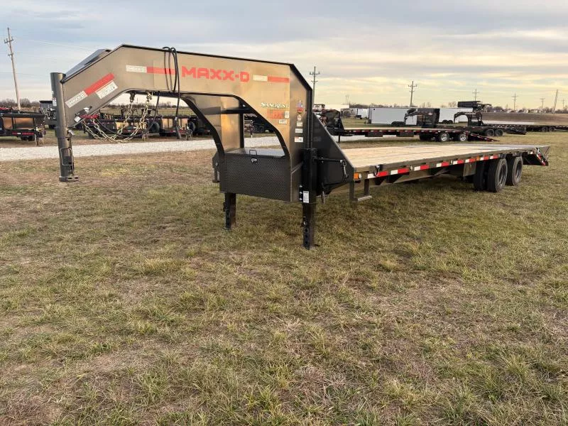2026 MAXX-D 102x32 Tandem 25.9K GN Flatbed Trailer W/Mega Ramps