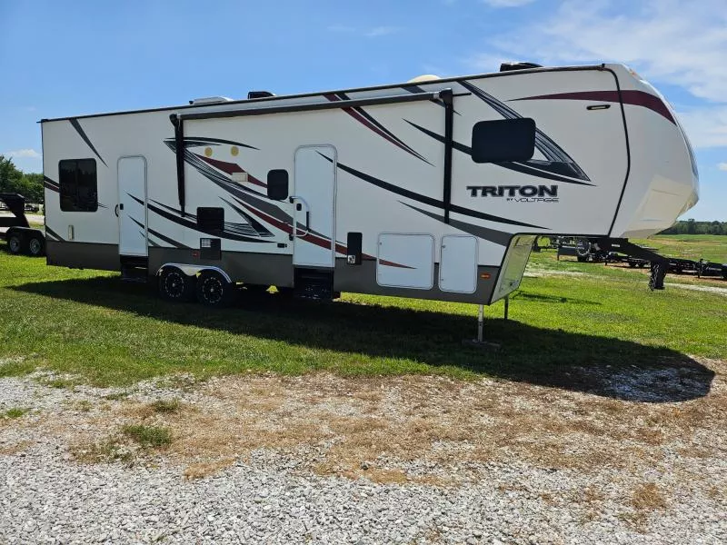 2016 Dutchmen RV CAMPER Cargo / Enclosed Trailer