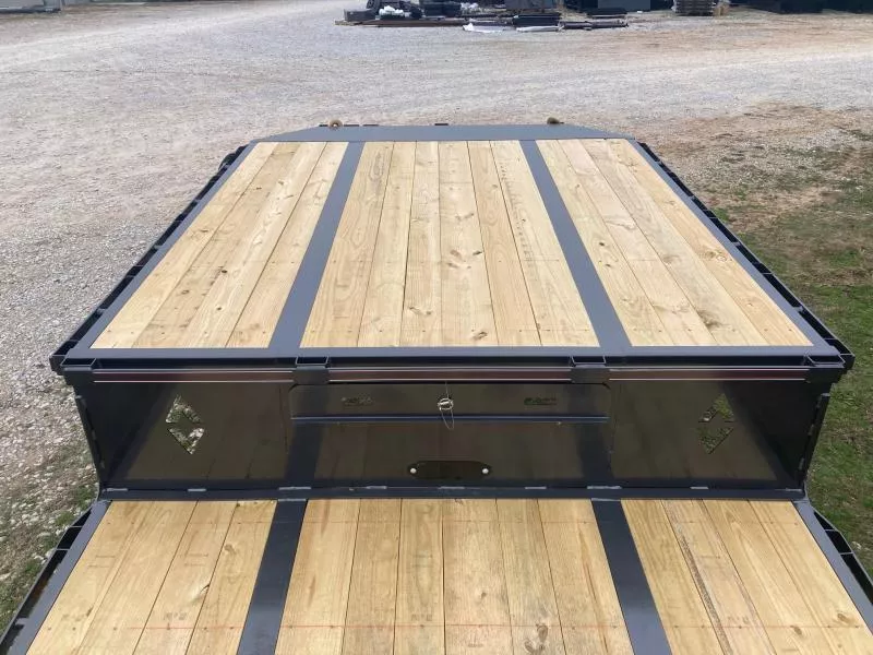 2026 Diamond C 102X53 TANDEM 40K HYDROTAIL W/ HYDROJACKS, 72" SPREAD, AIR RIDE FRONT LIFT AXLE & RATCHET RAIL