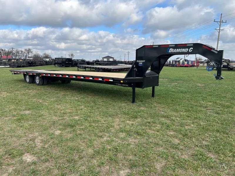 2026 Diamond C 102x40 Tandem 25K GN Hydrotail w/ Hydro Jacks, Solar, & Sliding Ratchet Rail