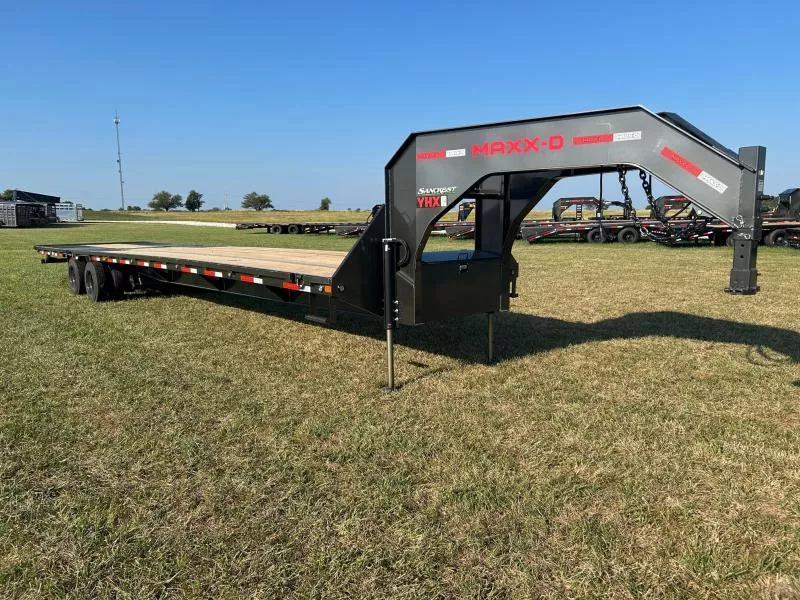 2026 MAXX-D 102x40 Tandem 40K GN Hydrotail w/ Hyraulic Jacks