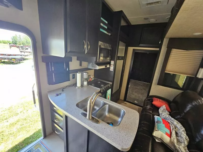 used Cargo (Enclosed) Trailers Dutchmen RV  for sale, in Billings, MO Thumbnail 6