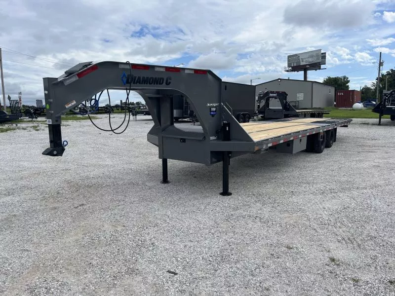 2026 102x32 25K Diamond C FMAX212 Hydrotail w/ Hydro Jacks