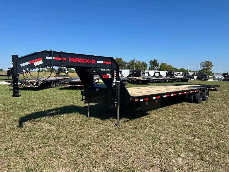 2026 MAXX-D 102x36 Tandem 25.9K GN Hydrotail w/ Full Steel Runners & Hydraulic Jacks