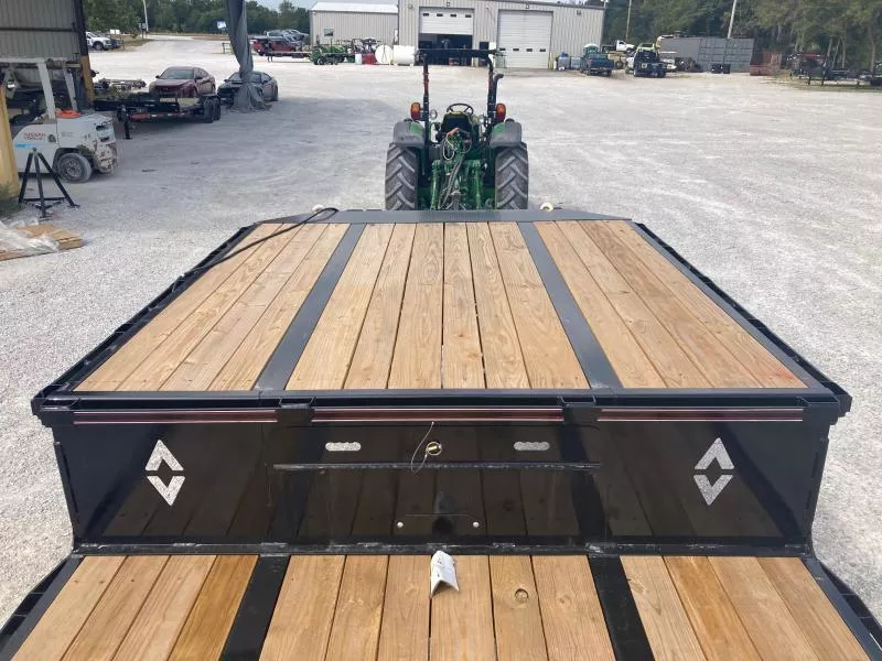 new Equipment / Flatbed Trailers Diamond C Trailers  for sale, in Billings, MO Thumbnail 6