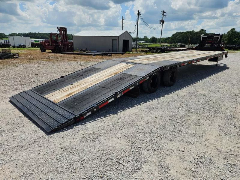 2023 MAXX-D 102X40 TANDEM LO-PRO GOOSENECK W/12' HYDROTAIL HYDROJACKS & 15K DISC AXLES 