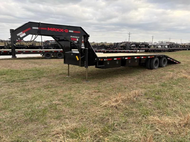 2026 MAXX-D 102x32 Tandem 25.9K GN Hydrotail W/ Steel Runners & Hydro Jacks
