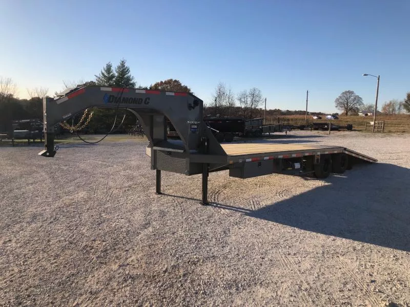 2026 102x30 Diamond C FMAX212 PACESETTER w/ Elec/Hydro Disc Brakes/ Cleated Tail/ Hydro Jacks