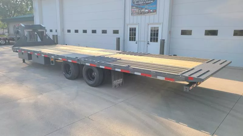 new Equipment / Flatbed Trailers Diamond C Trailers  for sale, in Cresco, IA Thumbnail 3