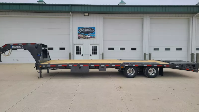 2025 Diamond C Trailers FMAX212 30ft Flatbed Trailer qZnEZccryi5m