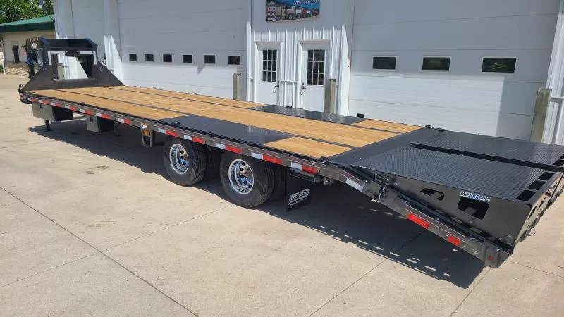 new Equipment / Flatbed Trailers Diamond C Trailers  for sale, in Cresco, IA Thumbnail 3