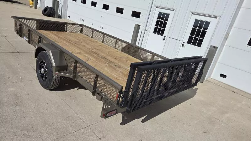 new Utility Trailers Diamond C Trailers  for sale, in Cresco, IA Thumbnail 3