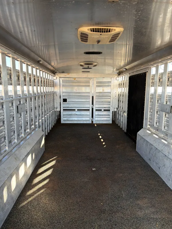 used Stock / Stock Combo Trailers Platinum Coach  for sale, in Giddings, TX Thumbnail 4