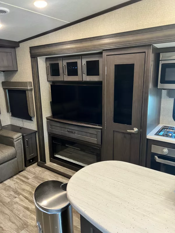 used Fifth Wheel Trailers Grand Design RV Grand Design for sale, in Benicia, CA Thumbnail 4