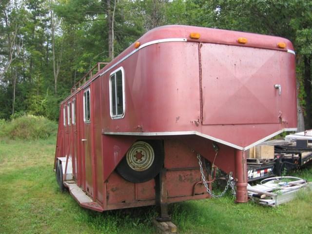 1989 Cherokee Trailers 4H GN Horse Trailer - PRICE REDUCED 1989 Cherokee Trailers 4H GN Horse Trailer - PRICE REDUCED