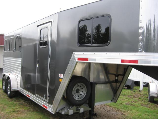 2019 Merhow Trailers Bronco 3H-GSL Horse Trailer 2019 Merhow Trailers Bronco 3H-GSL Horse Trailer