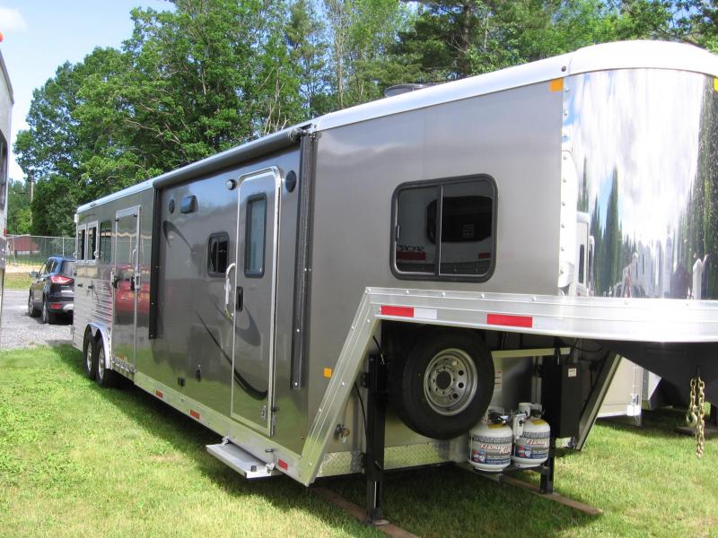 2018 Merhow Trailers 8314 SW Horse Trailer 2018 Merhow Trailers 8314 SW Horse Trailer