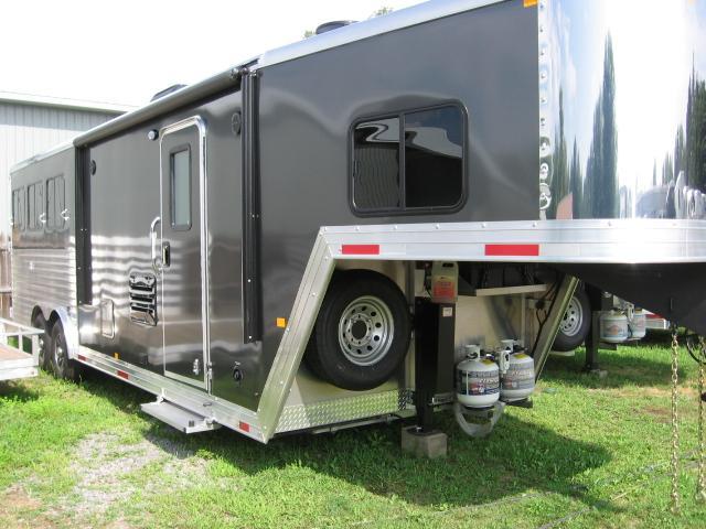 2018 Merhow Trailers 8309 RWS Horse Trailer 2018 Merhow Trailers 8309 RWS Horse Trailer
