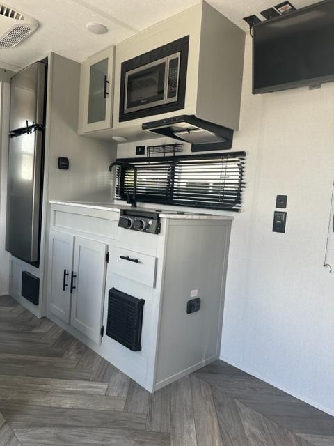 used Travel Trailers Forest River Salem FSX for sale, in Rose City, MI Thumbnail 3