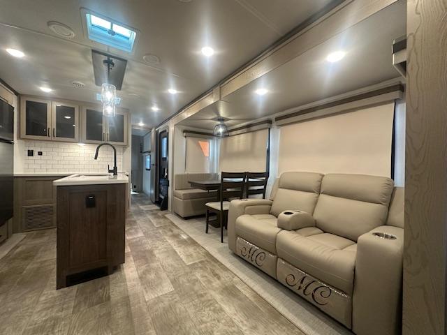 new Travel Trailers Forest River Rockwood Signature for sale, in Rose City, MI Thumbnail 11