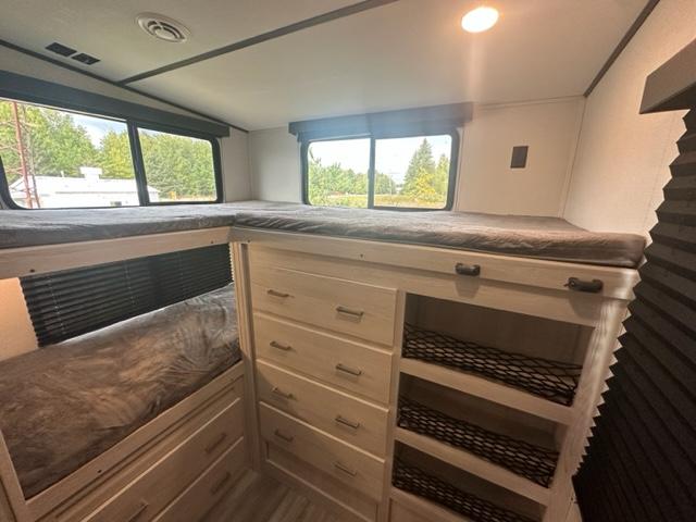 used Fifth Wheel Trailers Keystone RV Sprinter for sale, in Rose City, MI Thumbnail 7