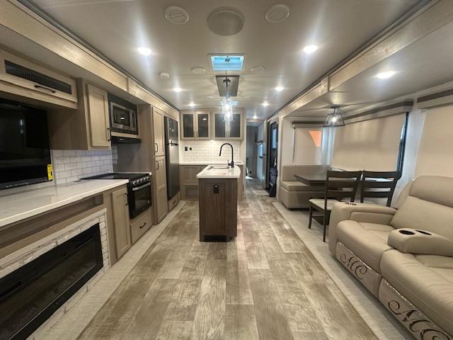 new Travel Trailers Forest River Rockwood Signature for sale, in Rose City, MI Thumbnail 9