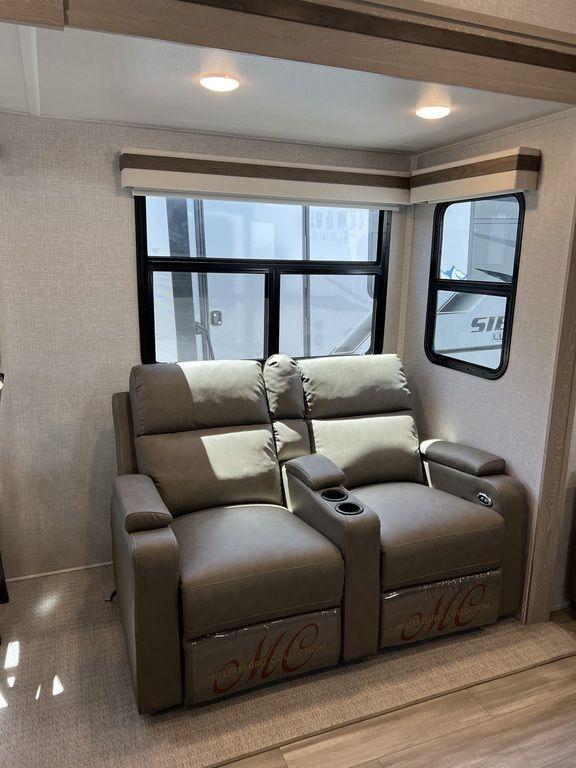 new Fifth Wheel Trailers Forest River Rockwood Ultra Lite for sale, in Rose City, MI Thumbnail 5