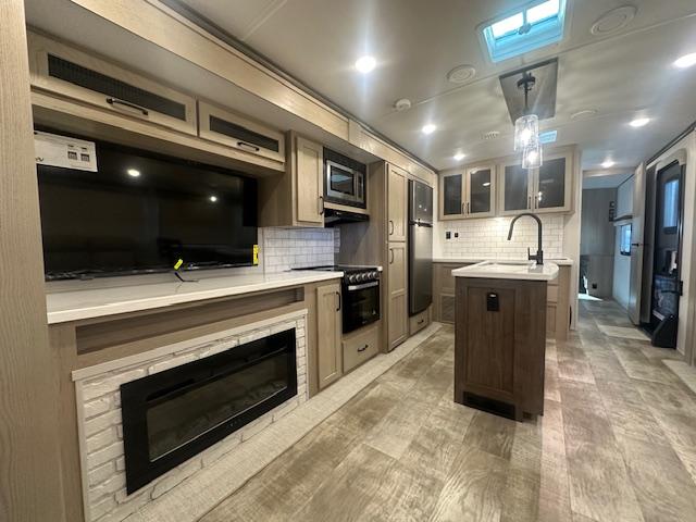 new Travel Trailers Forest River Rockwood Signature for sale, in Rose City, MI Thumbnail 10