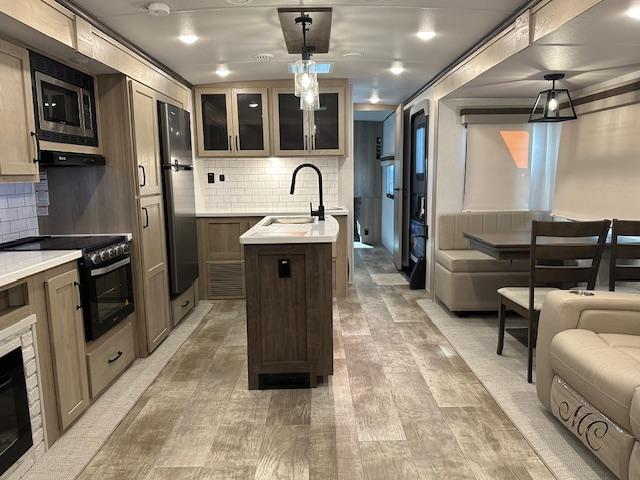 new Travel Trailers Forest River Rockwood Signature for sale, in Rose City, MI Thumbnail 8