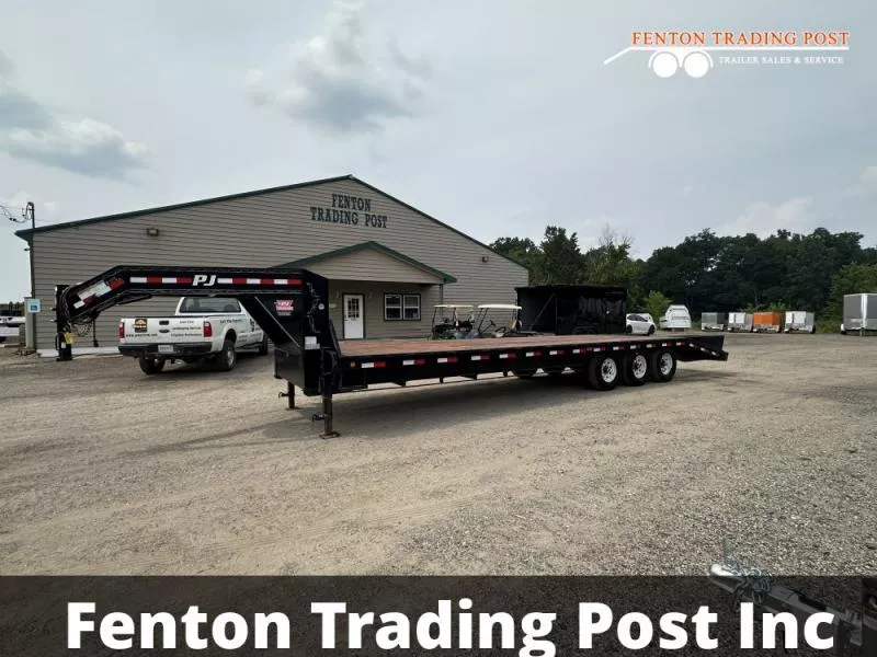 2018 PJ Trailers GOOSENECK FS303 8.5X30 21K TRI-AXLE